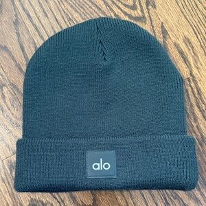 NWT ALO Yoga Everday Beanie - Charcoal Green